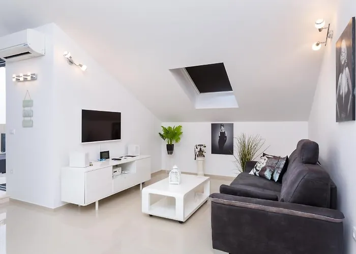 Vizula C - Marilyn Medulin